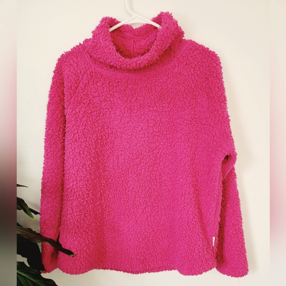 21 - Eddie Bauer sweater